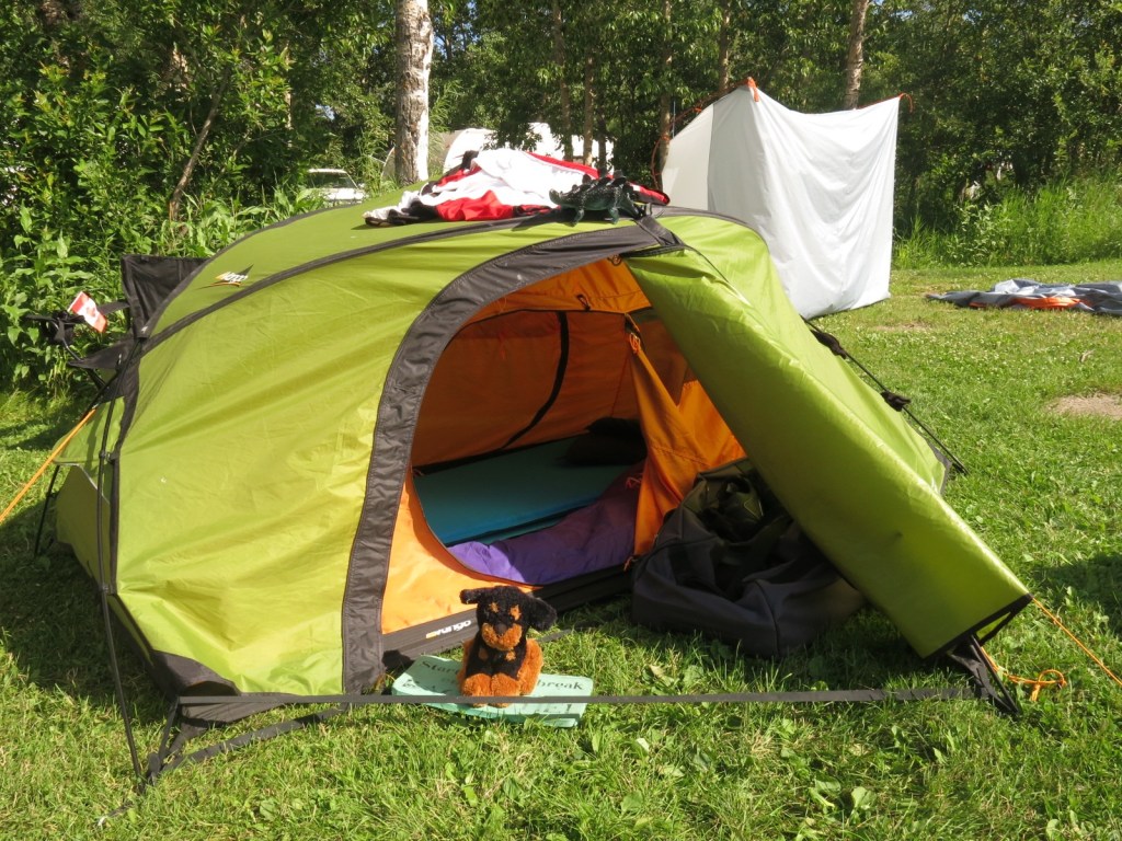 Barry at the door, Dennis above the door
