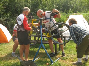 Bike repair time ... Dan, Michel, Bill