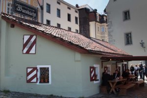 Bratwurst smokehouse